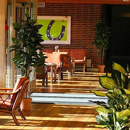 Hotel Lynggaarden 2*